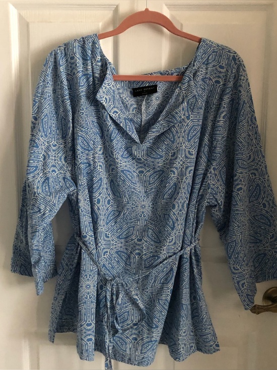 Lane Bryant Tops - Lane Bryant tunic notch neck flap blue white paisley tile pattern tie waist